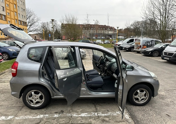 Honda Jazz cena 7000 przebieg: 207000, rok produkcji 2005 z Szczecin małe 277